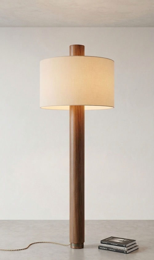 Lámpara de pie Faro con base cilíndrica de madera y pantalla de tela sobre piso gris - Beu Yani México