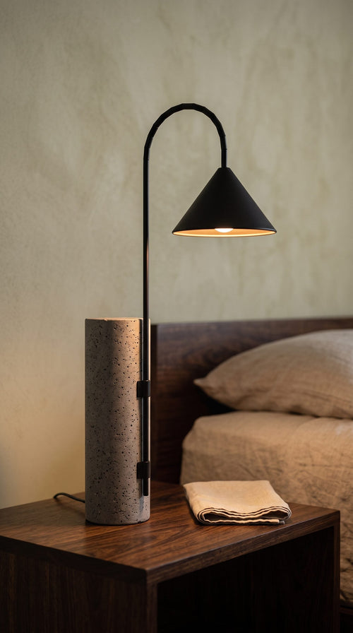 Lámpara de mesa FLAMI en cantera gris y acero negro semi mate – Beuyani México